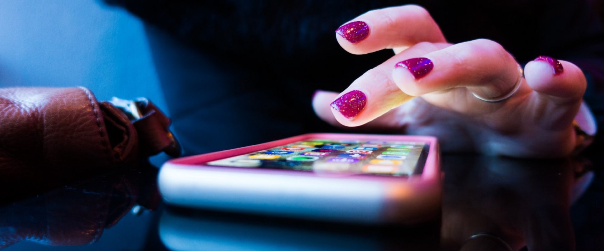What is the Difference Between an APK and an App?
